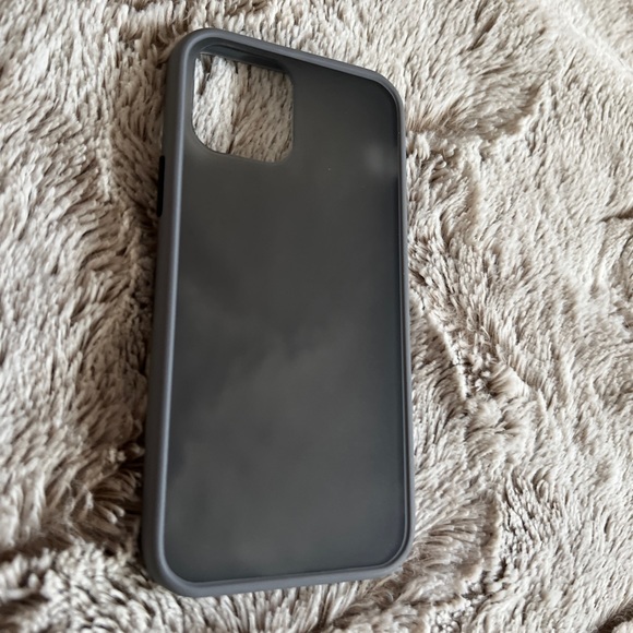 5 iPhone 12 Case bundle 🤩 - Picture 13 of 14